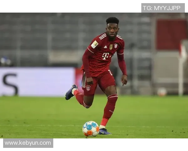 足球球星追求女友的甜蜜故事背后隐藏的挑战与坚持